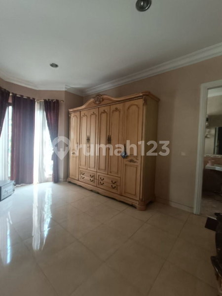 House for rent in Tangerang, Indonesia · Sukasari · 4 rooms, 4 baths