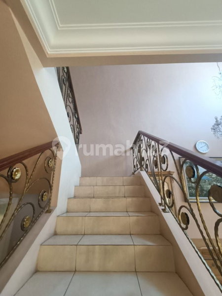 House for rent in Tangerang, Indonesia · Sukasari · 4 rooms, 4 baths