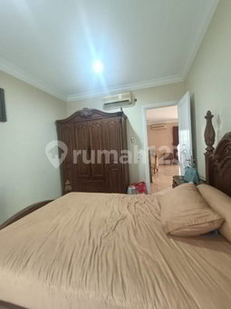 House for rent in Tangerang, Indonesia · Sukasari · 4 rooms, 4 baths