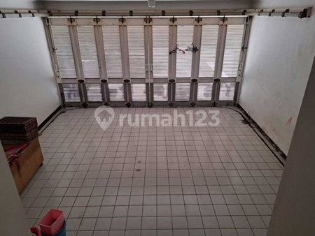 House for rent in West Jakarta, Indonesia · Cengkareng · 5 rooms, 4 baths