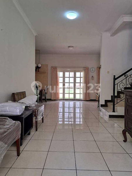 House for rent in West Jakarta, Indonesia · Cengkareng · 5 rooms, 4 baths