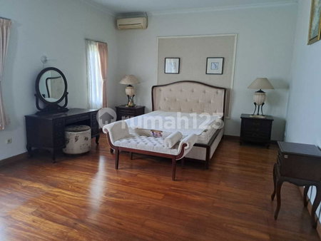 House for rent in West Jakarta, Indonesia · Cengkareng · 5 rooms, 4 baths
