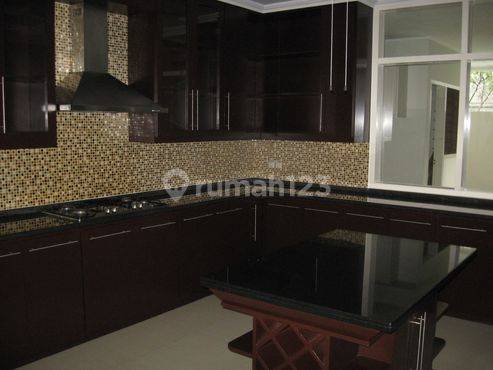 House for rent in West Jakarta, Indonesia · Cengkareng · 4 rooms, 3 baths