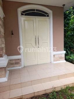 House for rent in Surabaya, Indonesia · 3 rooms, 3 baths