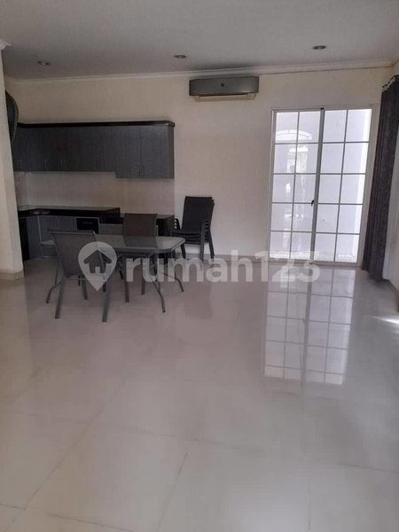 House for rent in Surabaya, Indonesia · 3 rooms, 3 baths