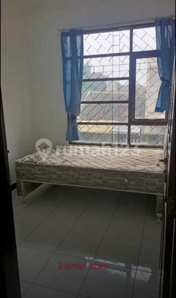 House for rent in Surabaya, Indonesia · 4 rooms, 2 baths