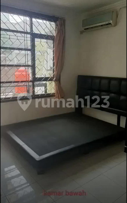 House for rent in Surabaya, Indonesia · 4 rooms, 2 baths