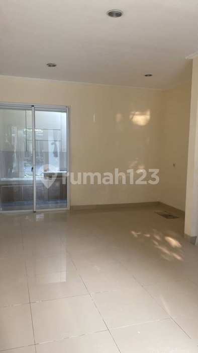 House for rent in Bogor, Indonesia · 4 rooms, 3 baths