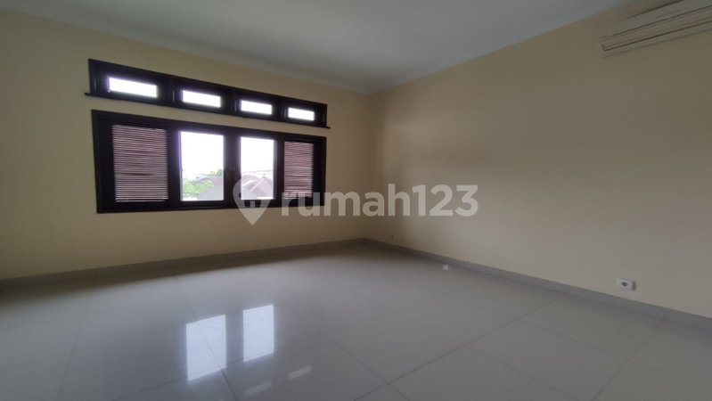 House for rent in Denpasar, Indonesia · 4 rooms, 5 baths