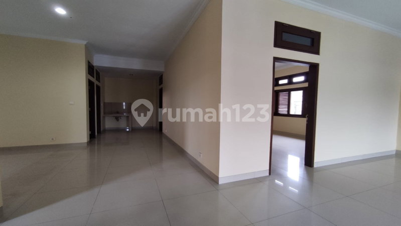 House for rent in Denpasar, Indonesia · 4 rooms, 5 baths