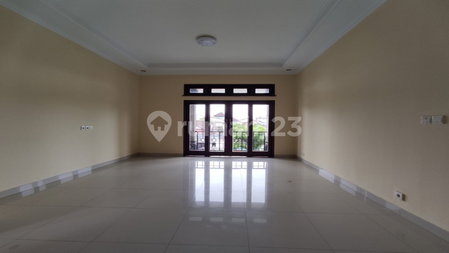 House for rent in Denpasar, Indonesia · 4 rooms, 5 baths
