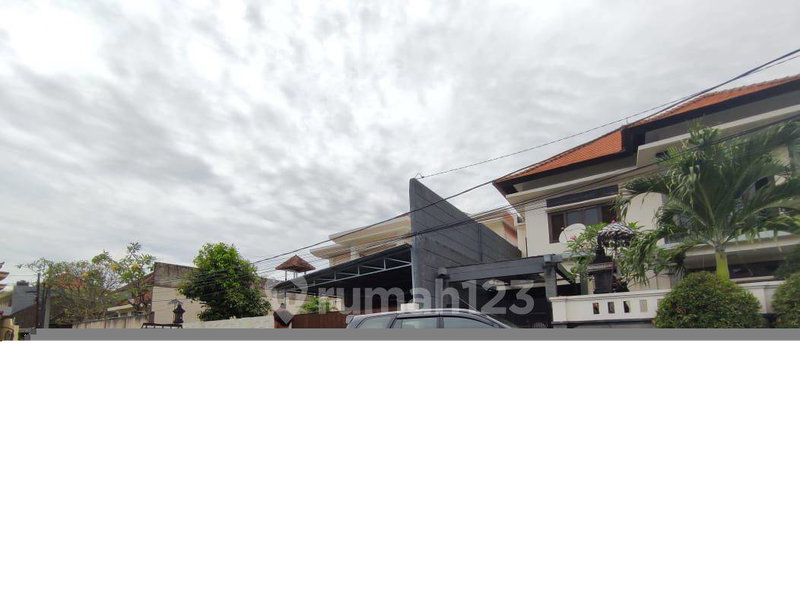 House for rent in Denpasar, Indonesia · 4 rooms, 5 baths