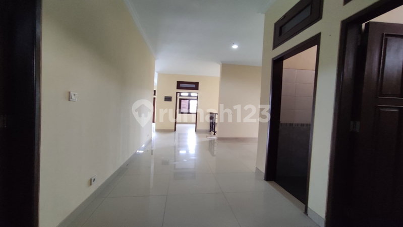 House for rent in Denpasar, Indonesia · 4 rooms, 5 baths