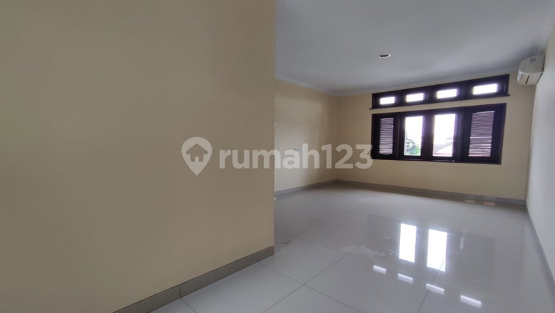 House for rent in Denpasar, Indonesia · 4 rooms, 5 baths