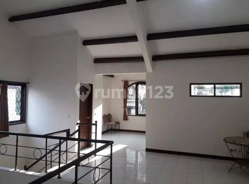 House for rent in Surabaya, Indonesia · 3 rooms, 3 baths