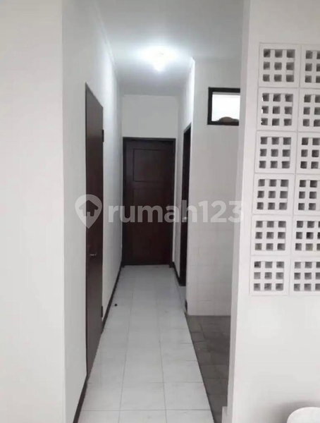House for rent in Surabaya, Indonesia · 3 rooms, 3 baths