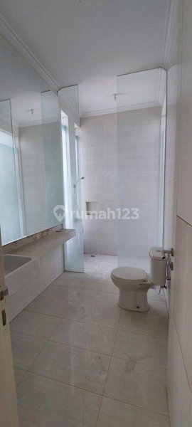 House for rent in Surabaya, Indonesia · 4 rooms, 4 baths