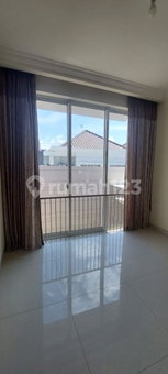 House for rent in Surabaya, Indonesia · 4 rooms, 4 baths