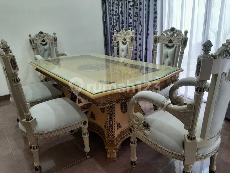 House for rent in Bogor, Indonesia · 4 rooms, 4 baths
