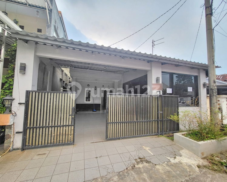 House for rent in Bandung, Indonesia · 3 rooms, 2 baths