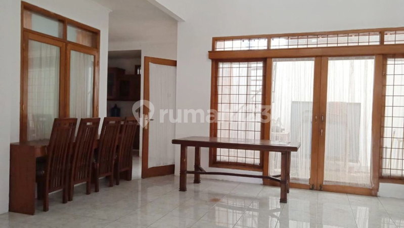 House for rent in Bandung, Indonesia · 6 rooms, 6 baths