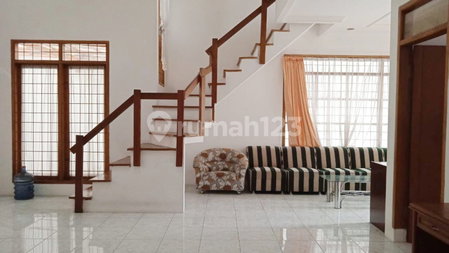 House for rent in Bandung, Indonesia · 6 rooms, 6 baths