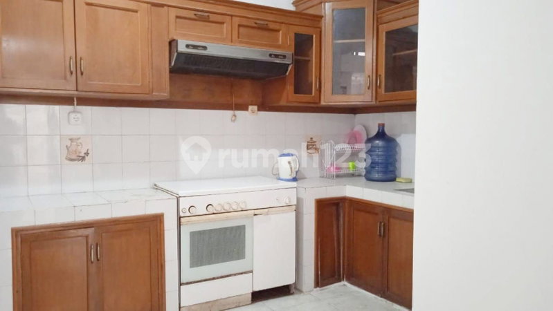 House for rent in Bandung, Indonesia · 6 rooms, 6 baths