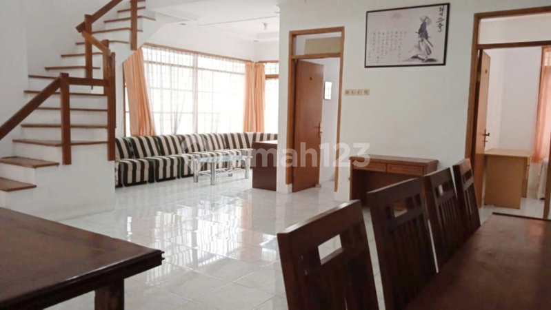 House for rent in Bandung, Indonesia · 6 rooms, 6 baths