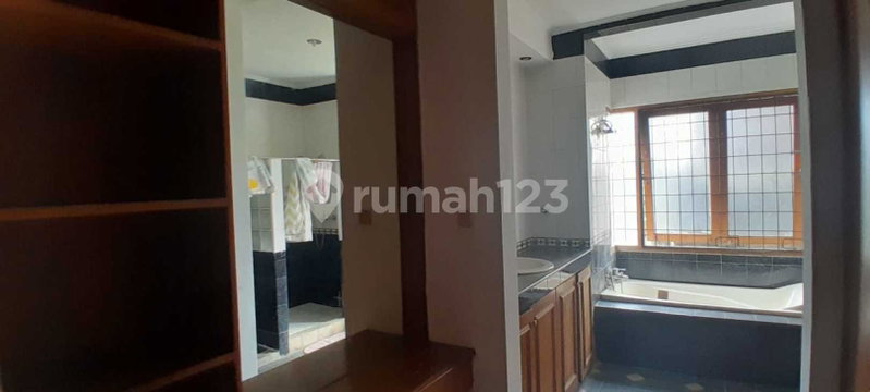 House for rent in Bandung, Indonesia · 3 rooms, 3 baths