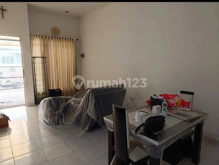House for rent in Bandung, Indonesia · 3 rooms, 2 baths