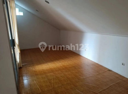 House for rent in Bandung, Indonesia · 3 rooms, 2 baths