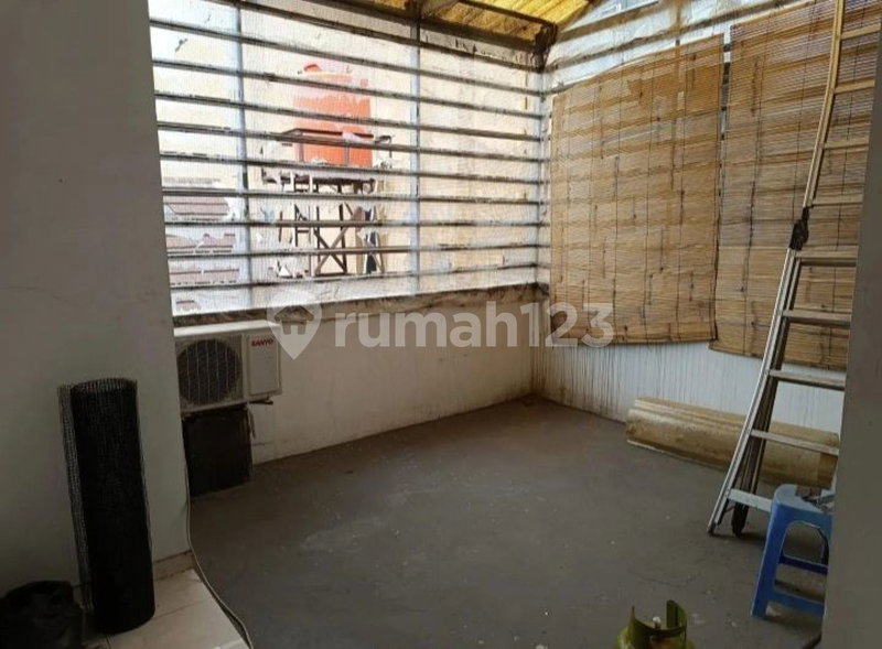 House for rent in Bandung, Indonesia · 3 rooms, 2 baths