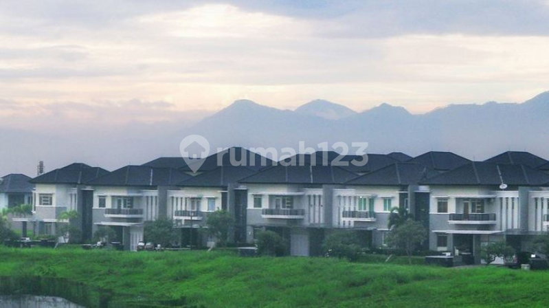 House for rent in Bandung, Indonesia · 4 rooms, 4 baths