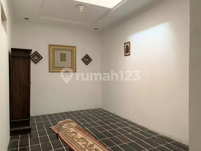 House for rent in Cipayung, Indonesia · Cipayung · 4 rooms, 3 baths