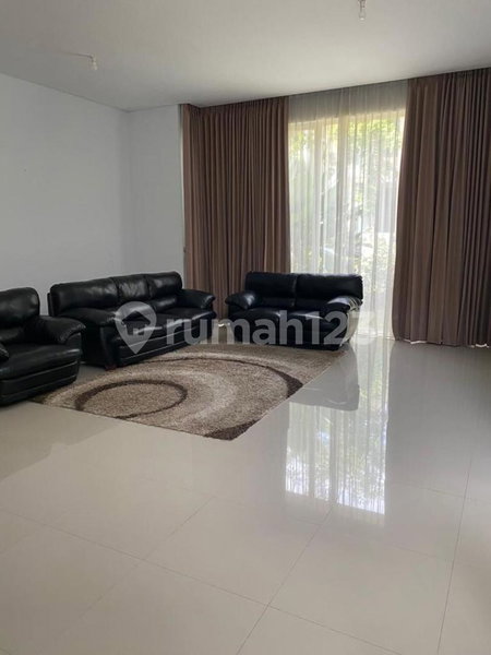 House for rent in Bandung, Indonesia · 4 rooms, 4 baths