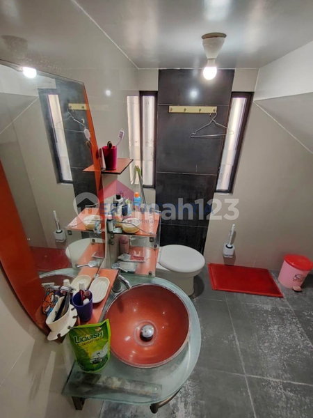 House for rent in Bandung, Indonesia · 5 rooms, 3 baths