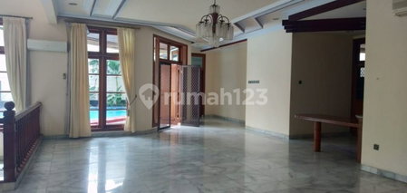 House for rent in South Jakarta, Indonesia · Kebayoran Lama · 6 rooms, 4 baths