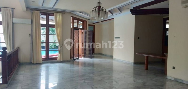 House for rent in South Jakarta, Indonesia · Kebayoran Lama · 6 rooms, 4 baths