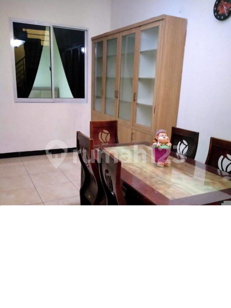 House for rent in Tangerang, Indonesia · Sukasari · 4 rooms, 3 baths