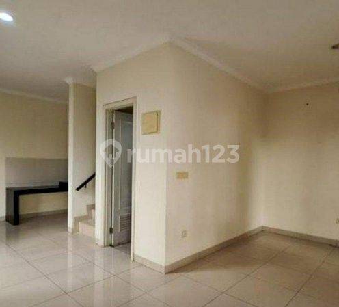 House for rent in Jakarta, Indonesia · Menteng · 3 rooms, 4 baths