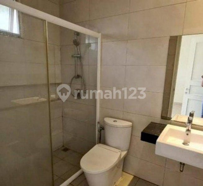 House for rent in Jakarta, Indonesia · Menteng · 3 rooms, 4 baths