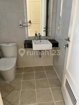 House for rent in Jakarta, Indonesia · Menteng · 3 rooms, 4 baths