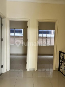 House for rent in Jakarta, Indonesia · Menteng · 3 rooms, 4 baths