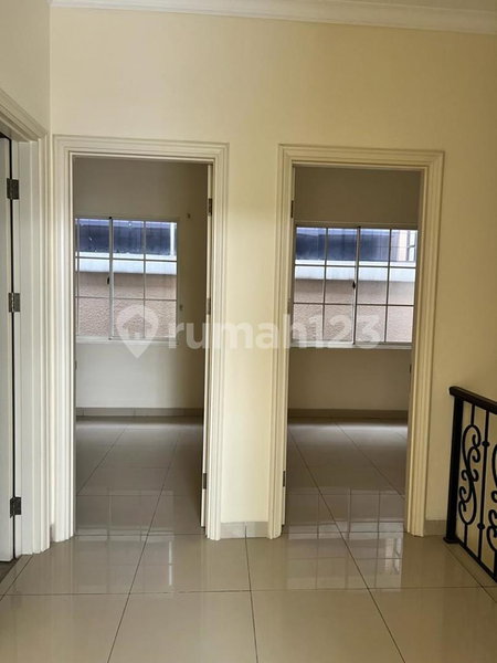 House for rent in Jakarta, Indonesia · Menteng · 3 rooms, 4 baths
