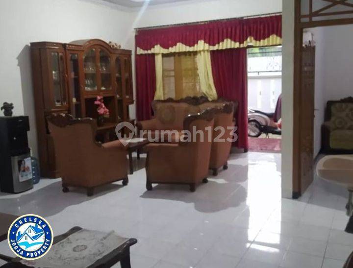 House for rent in Semarang, Indonesia · 3 rooms, 2 baths
