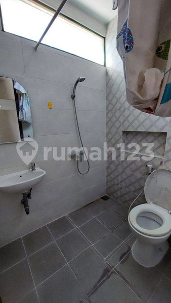 House for rent in Surabaya, Indonesia · 4 rooms, 2 baths