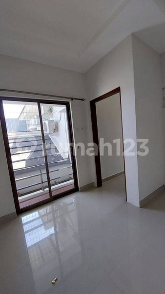 House for rent in Surabaya, Indonesia · 4 rooms, 2 baths