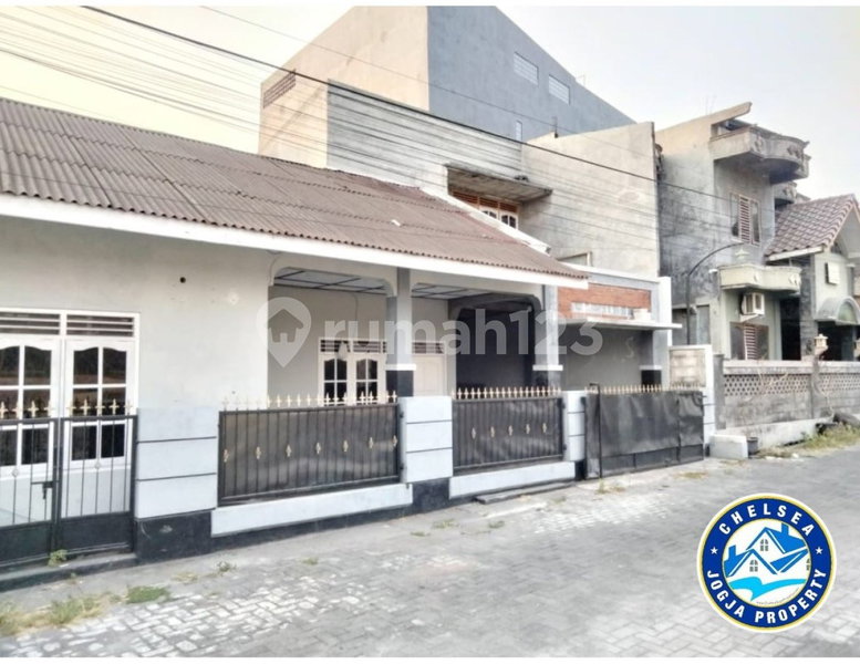 House for rent in Surabaya, Indonesia · 2 rooms, 2 baths