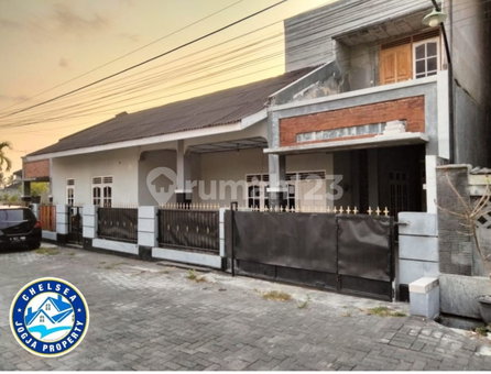 House for rent in Surabaya, Indonesia · 2 rooms, 2 baths