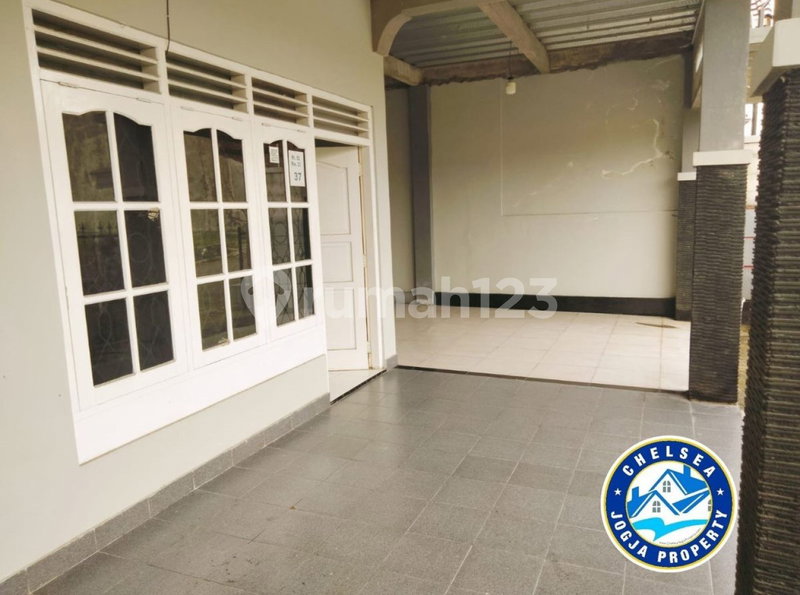 House for rent in Surabaya, Indonesia · 2 rooms, 2 baths